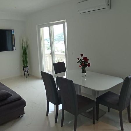 Apartament Apartman Stipan Omiš Zewnętrze zdjęcie