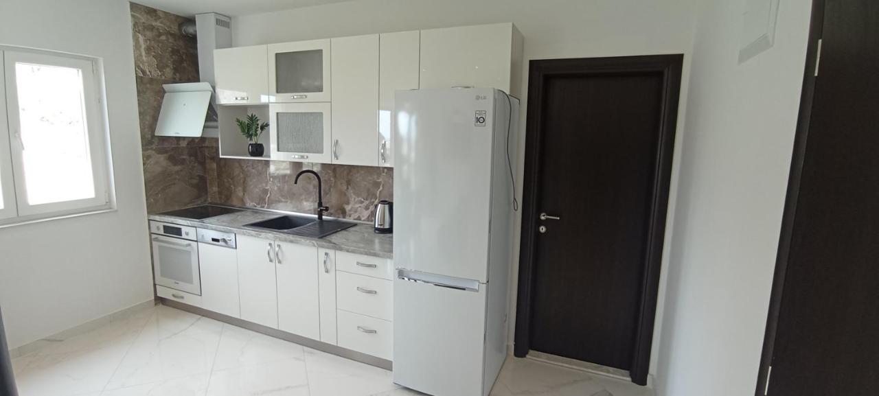 Apartament Apartman Stipan Omiš Zewnętrze zdjęcie