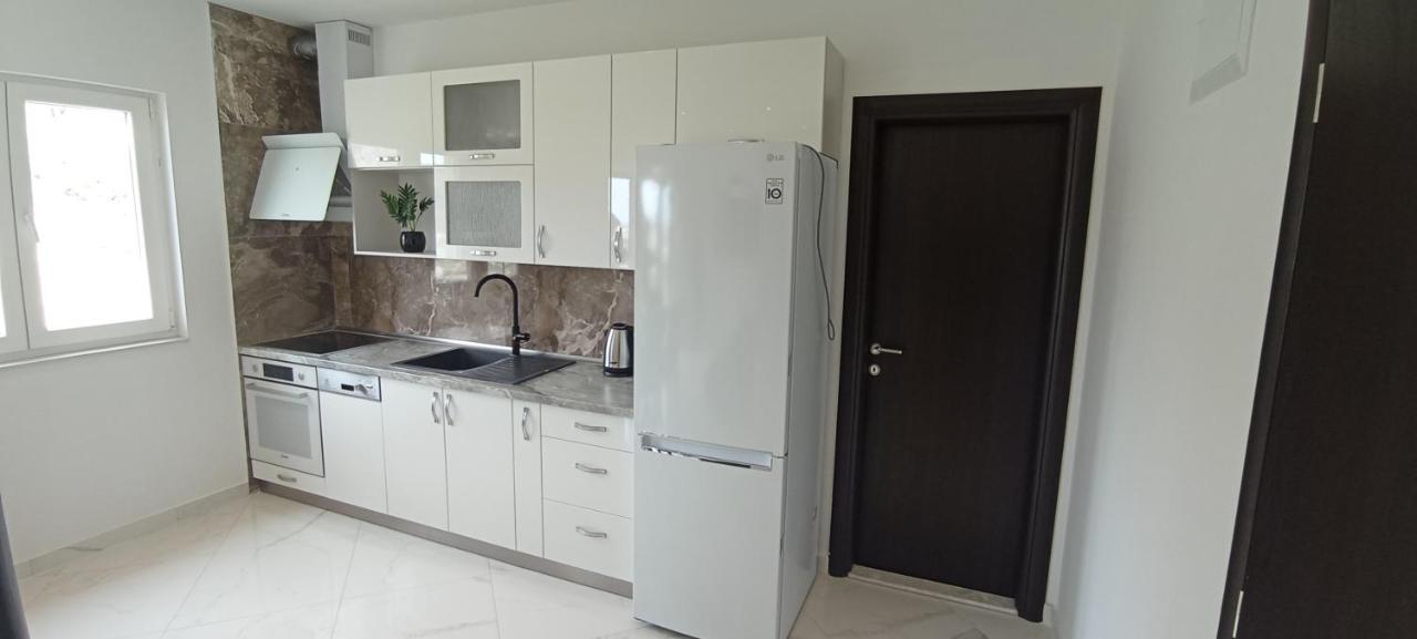 Apartman Stipan Omiš Zewnętrze zdjęcie
